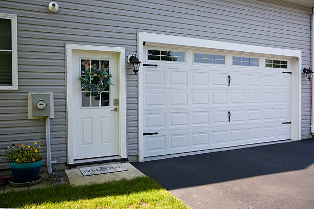 24/7 Emergency Garage Door Panel Replacement experts in Cedar Hills, OR